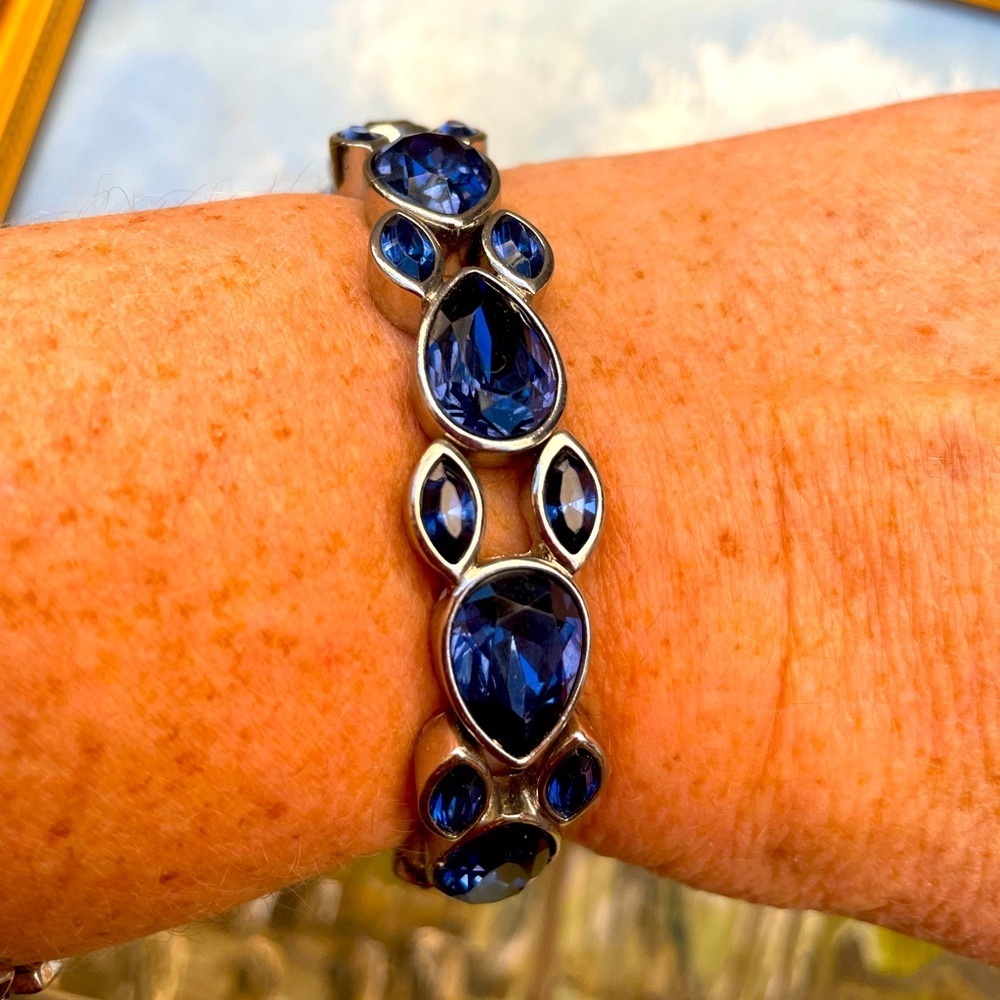 VTINTAGE Royal BLUE / COBALT STRETCH BRACELET WITH GLASS BEADS SET IN SILVERTONE